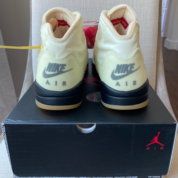 Air Jordan 5 Retro - Picture 3 of 7